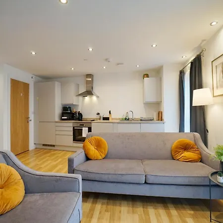 Modern 2 Bed Apartment With Juliet Balcony - Dhb Stays Leeds  Exterior photo