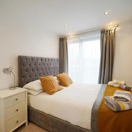 Modern 2 Bed Apartment With Juliet Balcony - Dhb Stays Leeds  Exterior photo
