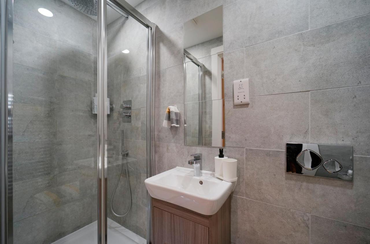 Apartamento Modern 2 Bed With Juliet Balcony - Dhb *