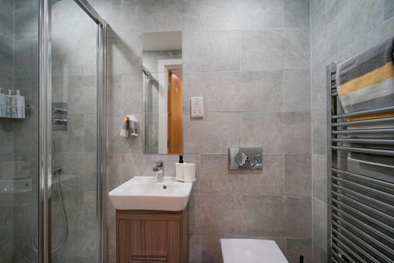 Apartamento Modern 2 Bed With Juliet Balcony - Dhb